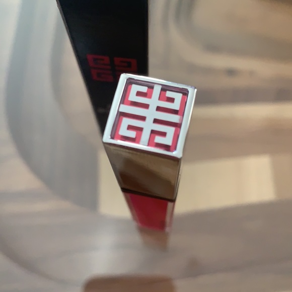 Givenchy Gelee D'Interdit Gloss Balm Crystal Shine - Picture 9 of 11